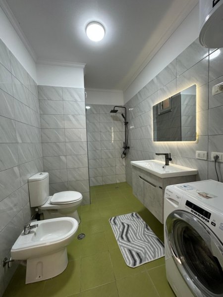 Tirane, shitet apartament 2+1+Ballkon Kati 8, 97 m² 155.000 € (Loni Ligori)