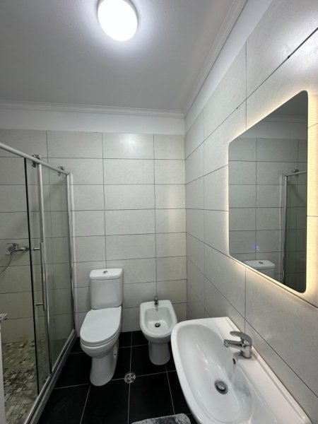 Tirane, shitet apartament 2+1+Ballkon Kati 8, 97 m² 155.000 € (Loni Ligori)