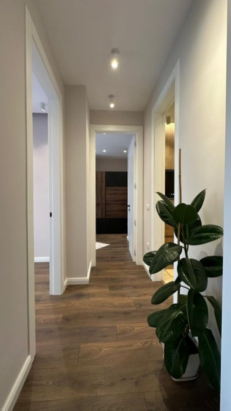 Tirane, jepet me qera apartament 2+1 Kati 9, 95 m² 1.100 € (Komuna e Parisit)