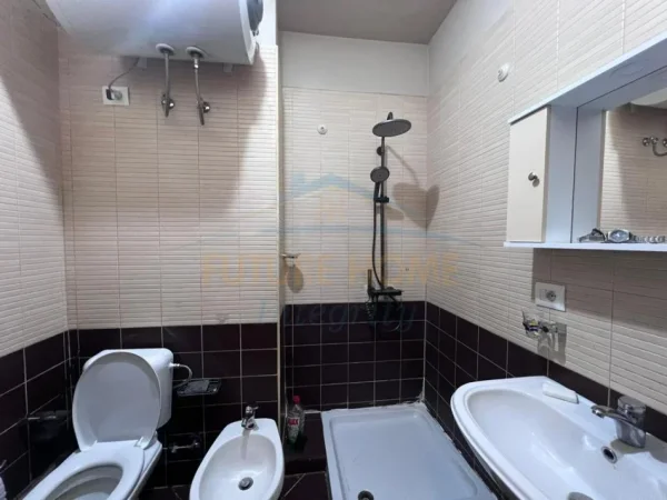 Tirane, jap me qera apartament 2+1+Ballkon Kati 3, 84 m² 465 € (RRUGA E DAJTIT)