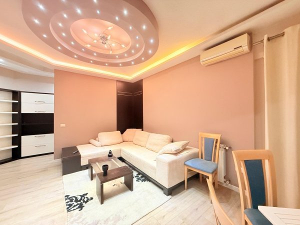 Tirane, jepet me qera apartament 1+1 Kati 5, 65 m² 650 € (Kristal Center)