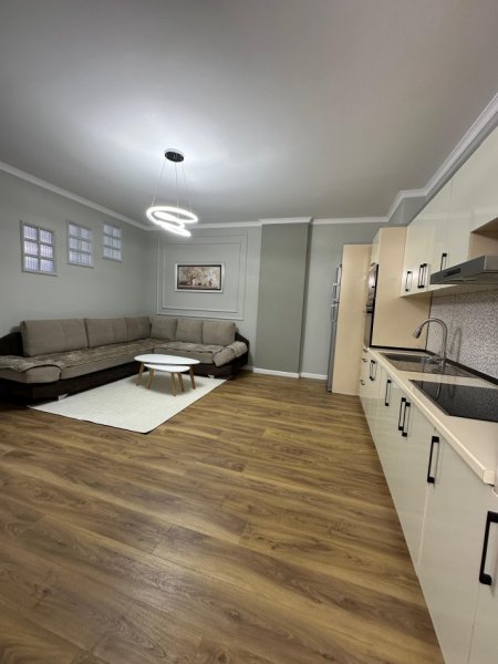 Tirane, shitet apartament 2+1+Ballkon , 90 m² 143.000 € (Besim Alla)