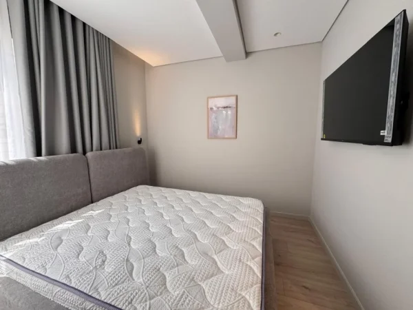 Tirane, jepet me qera apartament 3+1 Kati 2, 128 m² 1.900 € (Sheshi Skenderbej)