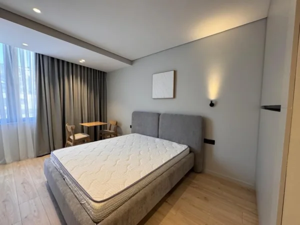 Tirane, jepet me qera apartament 3+1 Kati 2, 128 m² 1.900 € (Sheshi Skenderbej)