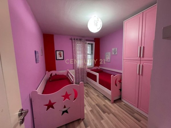 Tirane, jepet me qera apartament 2+1+Ballkon Kati 2, 100 m² 1.000 € (Mine Peza)