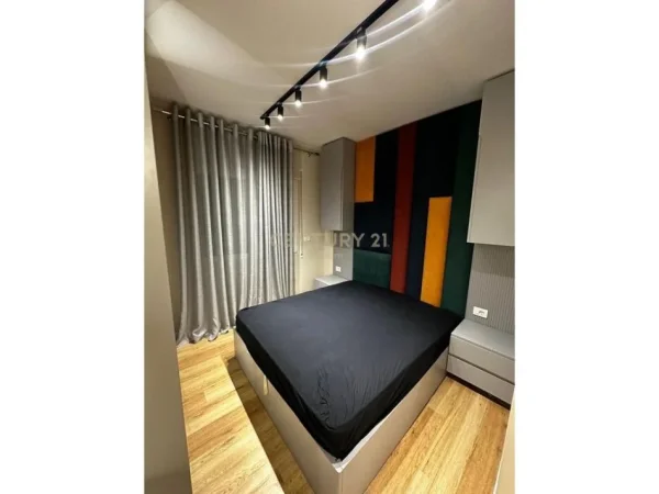 Tirane, jepet me qera apartament 2+1+Aneks+Ballkon Kati 1, 110 m² 1.100 € (Neom126244)