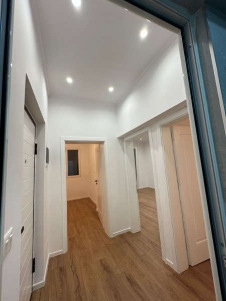 Tirane, shes apartament 2+1 , 73 m² 168.000 € (Rruga e Durresit)