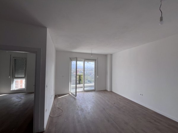 Tirane, jepet me qera apartament 1+1+Ballkon Kati 7, 65 m² 320 € (Univers City)