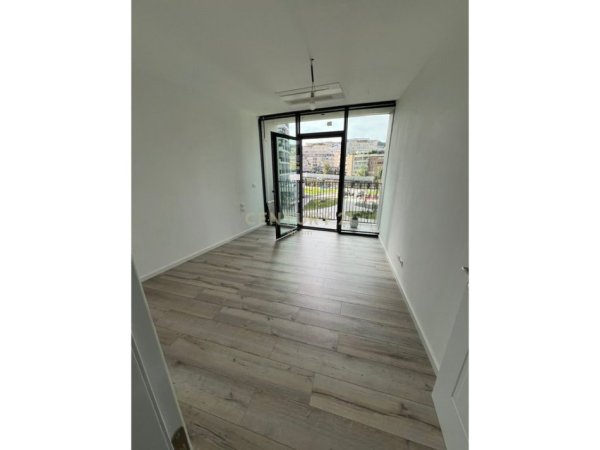 Tirane, jepet me qera ambjent biznesi Kati 2, 70 m² 1.200 € (Neom126260)