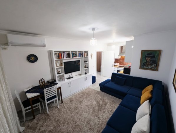 Tirane, jepet me qera apartament 1+1+Ballkon Kati 2, 390 €