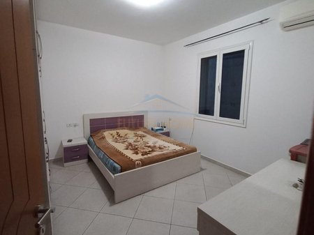 Vlore, jepet me qera apartament 2+1 Kati 1, 64 m² 300 € 