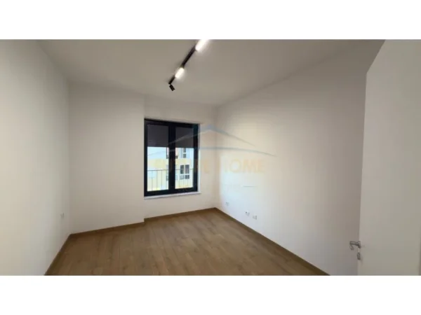 Tirane, jepet me qera apartament 2+1 Kati 1, 96 m² 700 € 