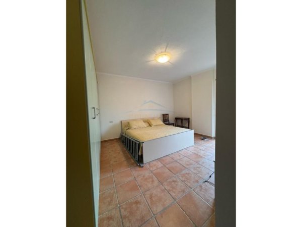 Tirane, jepet me qera apartament+verande | Penthouse 3+1 Kati 11, 252 m² 2.000 € 