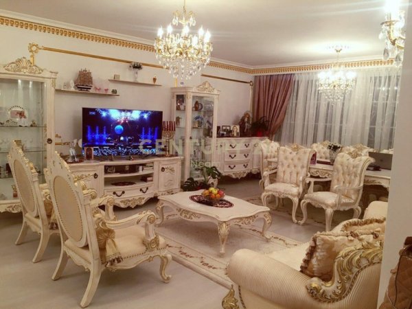 Tirane, shitet apartament 2+1+Aneks+Ballkon Kati 4, 125 m² 400.000 € (Neom126430)