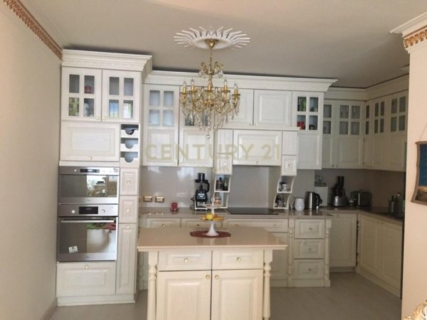 Tirane, shitet apartament 2+1+Aneks+Ballkon Kati 4, 125 m² 400.000 € (Neom126430)