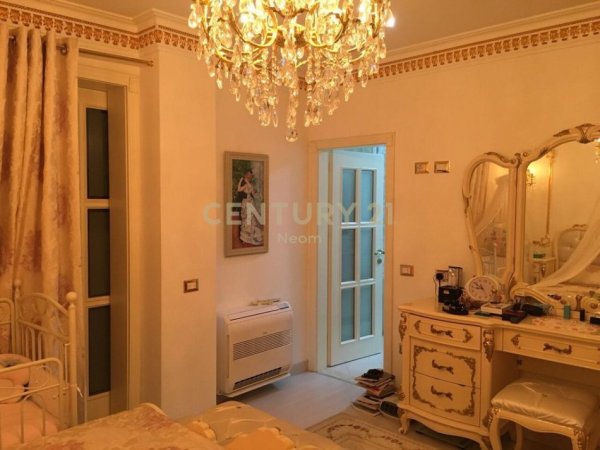 Tirane, shitet apartament 2+1+Aneks+Ballkon Kati 4, 125 m² 400.000 € (Neom126430)