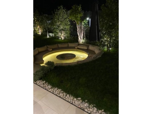 Tirane, shitet Vile 3+1 Kati 0, 500 m² 