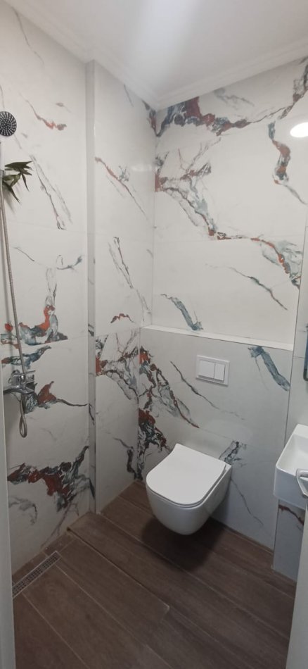 Tirane, jepet me qera apartament 3+1+Ballkon Kati 3, 150 m² 850 € (Astir)