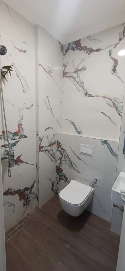 Tirane, jepet me qera apartament 3+1+Ballkon Kati 3, 150 m² 850 € (Astir)