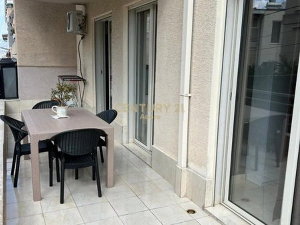 Tirane, jepet me qera apartament 1+1 Kati 1, 80 m² 600 € (Rruga Peti)