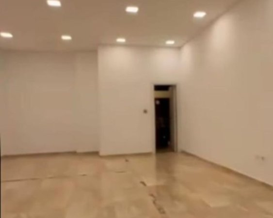 Tirane, jepet me qera zyre Kati 0, 53 m² 400 € (rruga ali demi)