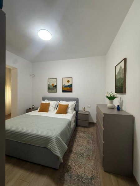 Tirane, jepet me qera apartament 2+1 Kati 2, 90 m² (Rruga e Durresit, prane Kafe Flores | QENDER)