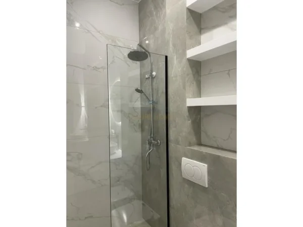 Tirane, jepet me qera apartament 1+1 Kati 3, 71 m² (Rruga e kosovareve)