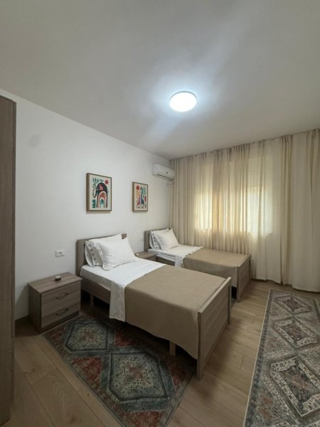 Tirane, jepet me qera apartament 2+1 Kati 2, 90 m² (Rruga e Durresit, prane Kafe Flores | QENDER)