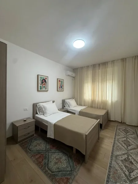 Tirane, jepet me qera apartament 2+1 Kati 2, 90 m² (Rruga e Durresit, prane Kafe Flores | QENDER)