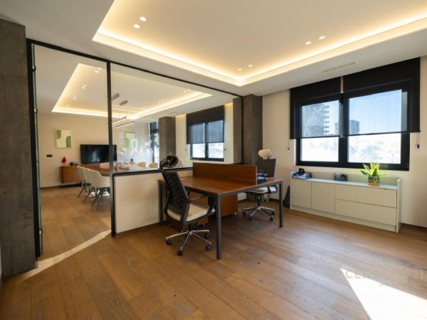 Tirane, jepet me qera ambjent biznesi Kati 4, 140 m² 700.000 € (Blloku)