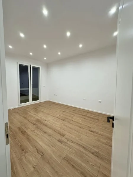 Tirane, shitet apartament 2+1+Aneks+Ballkon Kati 4, 72 m² 168.000 € (Mine Peza)