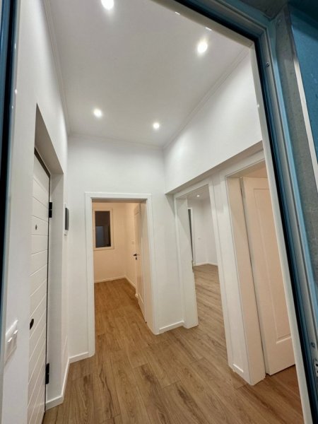 Tirane, shitet apartament 2+1+Aneks+Ballkon Kati 4, 72 m² 168.000 € (Mine Peza)