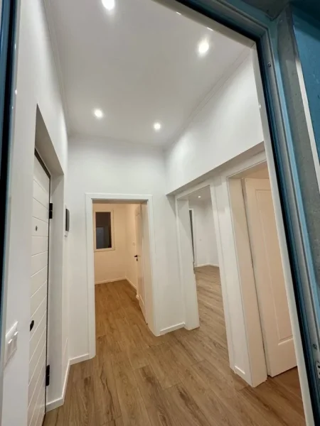 Tirane, shitet apartament 2+1+Aneks+Ballkon Kati 4, 72 m² 168.000 € (Mine Peza)