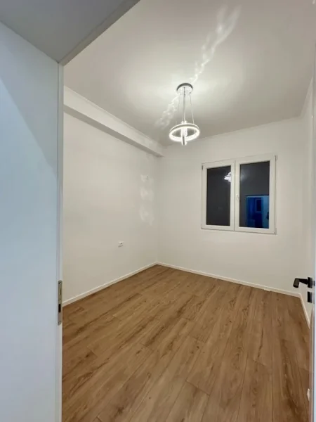Tirane, shitet apartament 2+1+Aneks+Ballkon Kati 4, 72 m² 168.000 € (Mine Peza)