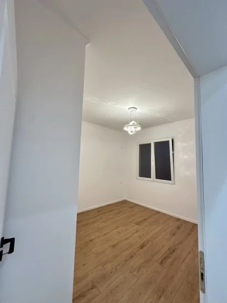 Tirane, shitet apartament 2+1+Aneks+Ballkon Kati 4, 72 m² 168.000 € (Mine Peza)