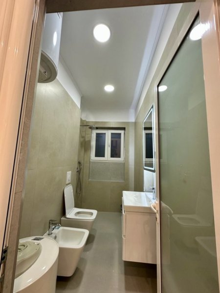 Tirane, shitet apartament 2+1+Aneks+Ballkon Kati 4, 72 m² 168.000 € (Mine Peza)