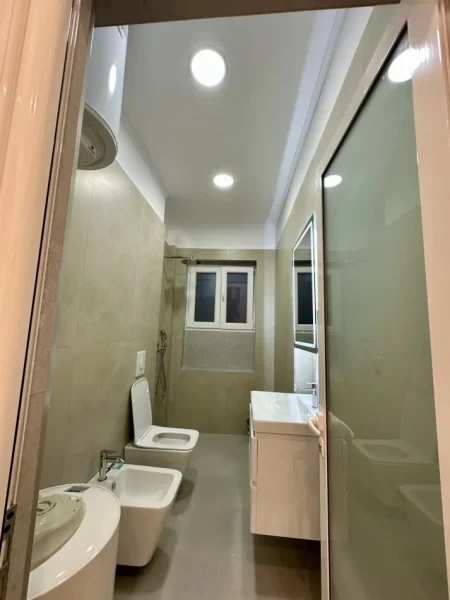 Tirane, shitet apartament 2+1+Aneks+Ballkon Kati 4, 72 m² 168.000 € (Mine Peza)