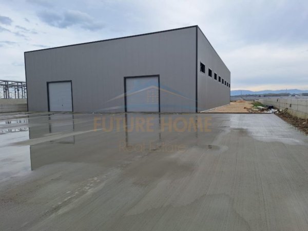 Durres, jepet me qera magazine , 8.000 m² 3.850 € (SPITALLE,DURRES)