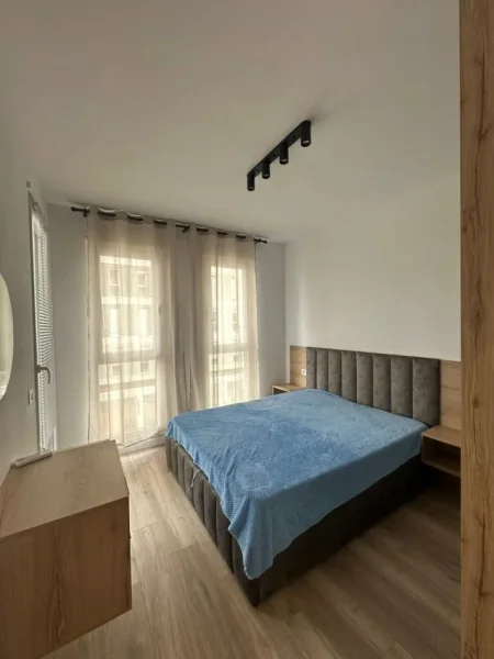 Tirane, jepet me qera apartament 1+1 Kati 2, 61 m² 400 € (univers city)