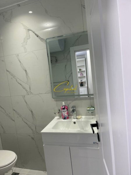 Tirane, jepet me qera apartament 1+1 Kati 8, 70 m² 1.000 € (RRUGA E KOSOVAREVE)