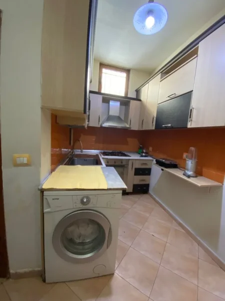 Tirane, jepet me qera apartament 3+1+Ballkon Kati 1, 80 m² 800 € (Bulevardit “Zogu i Parë”, Tiranë)