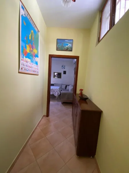 Tirane, jepet me qera apartament 3+1+Ballkon Kati 1, 80 m² 800 € (Bulevardit “Zogu i Parë”, Tiranë)