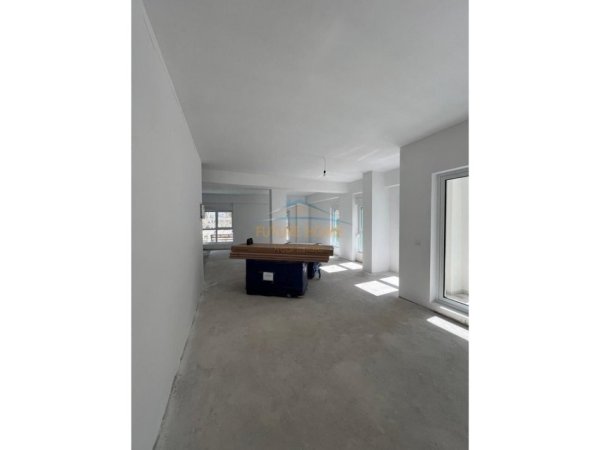 Tirane, jap me qera ambjent biznesi Kati 0, 216 m² 3.000 € (REZIDENCA KAIMI)