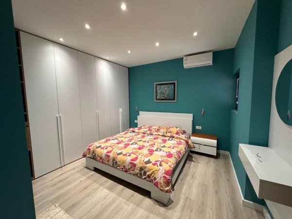 Tirane, jap me qera apartament 2+1 Kati 9, 105 m² 1.100 € (9 Kateshet)