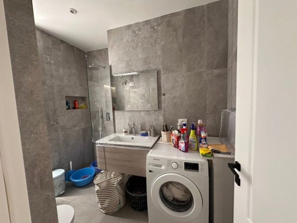 Tirane, jap me qera apartament 2+1 Kati 9, 105 m² 1.100 € (9 Kateshet)