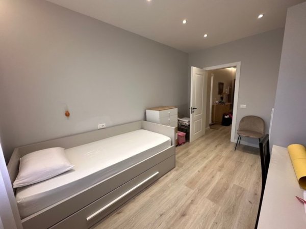 Tirane, jap me qera apartament 2+1 Kati 9, 105 m² 1.100 € (9 Kateshet)