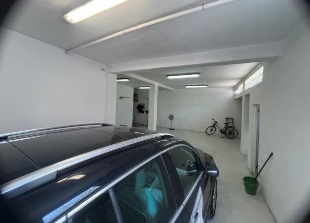 Tirane, jap me qera Vile 3+1+Aneks+Ballkon Kati 0, 256 m² 1.500 € (Hoxha Tahsim)