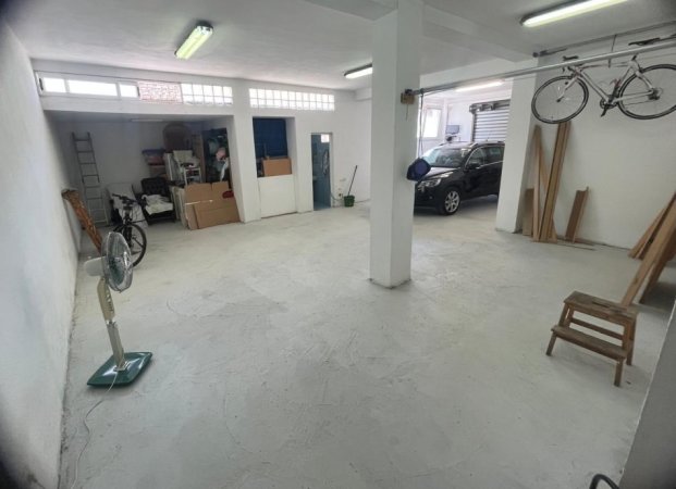 Tirane, jap me qera Vile 3+1+Aneks+Ballkon Kati 0, 256 m² 1.500 € (Hoxha Tahsim)