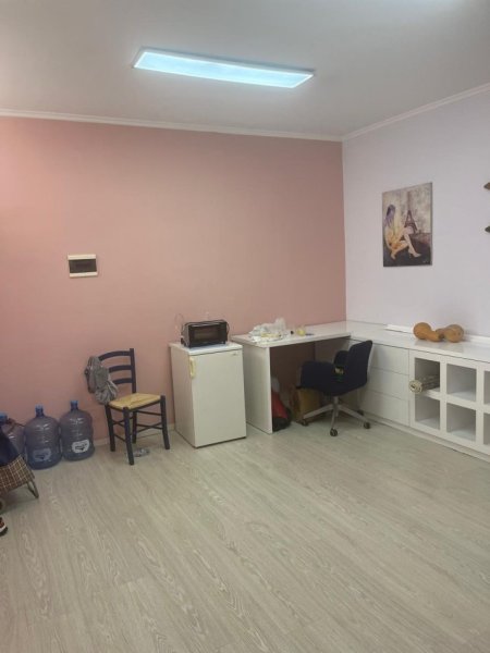 Tirane, jap me qera Vile 3+1+Aneks+Ballkon Kati 0, 256 m² 1.500 € (Hoxha Tahsim)