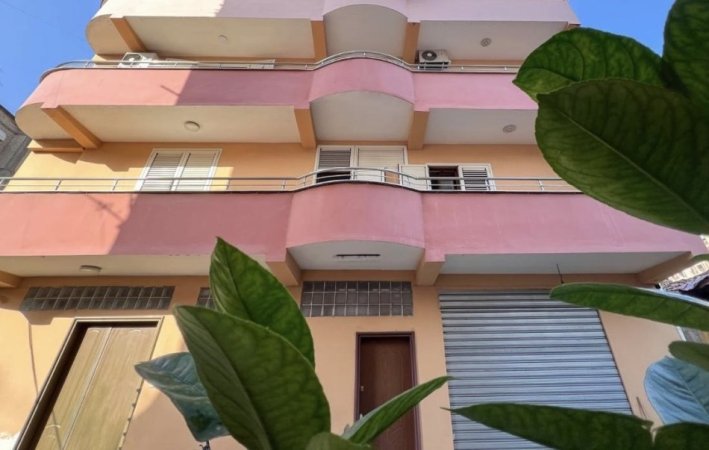 Tirane, jap me qera Vile 3+1+Aneks+Ballkon Kati 0, 256 m² 1.500 € (Hoxha Tahsim)